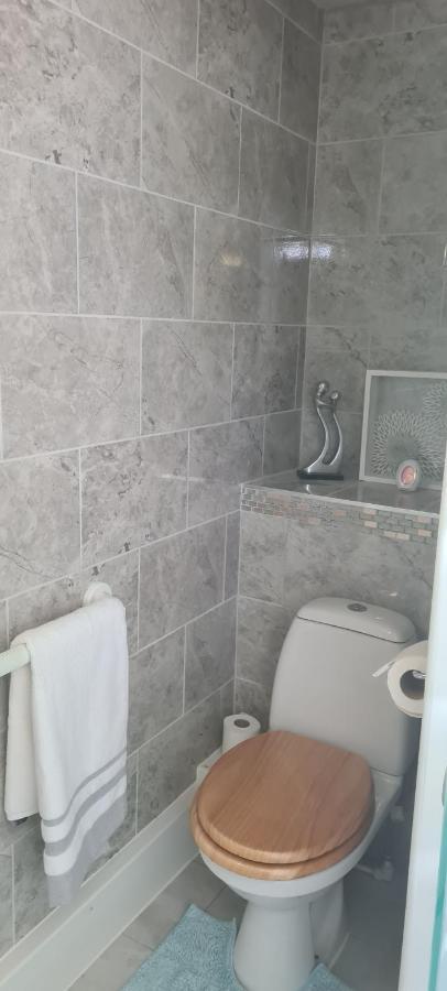 Parc Lodge Guesthouse ブリジェンド エクステリア 写真