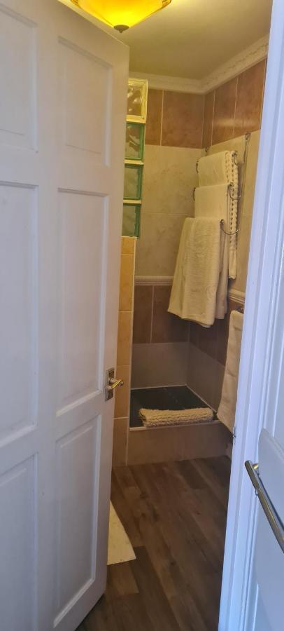 Parc Lodge Guesthouse ブリジェンド エクステリア 写真