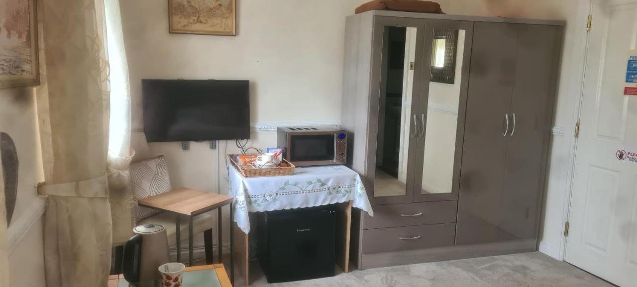 Parc Lodge Guesthouse ブリジェンド エクステリア 写真