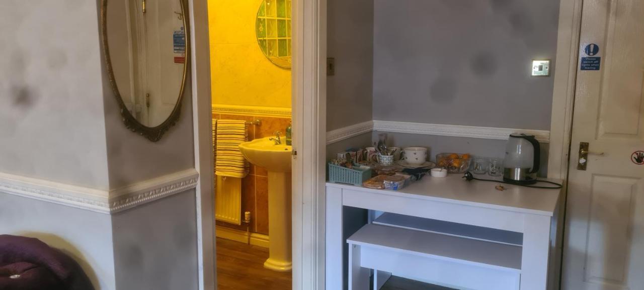Parc Lodge Guesthouse ブリジェンド エクステリア 写真